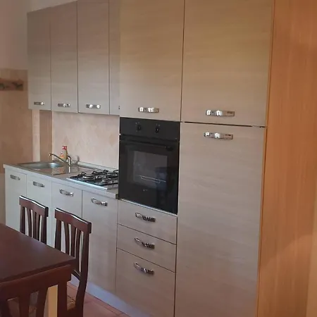 Capo Figari 15, Spazioso Nel Centro Di Con Terrazza, Wi-fi, Parcheggio Gratuito Apartamento *