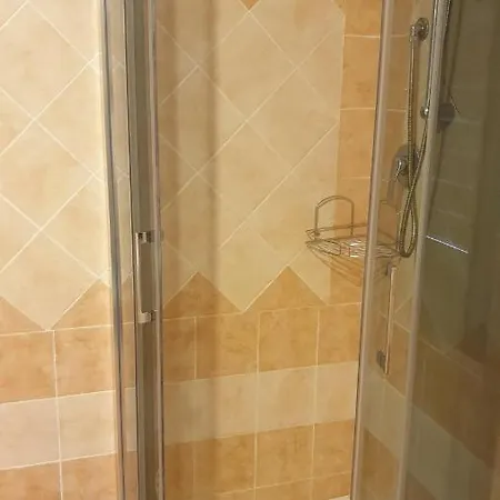 Capo Figari 15, Spazioso Nel Centro Di Con Terrazza, Wi-fi, Parcheggio Gratuito Apartamento