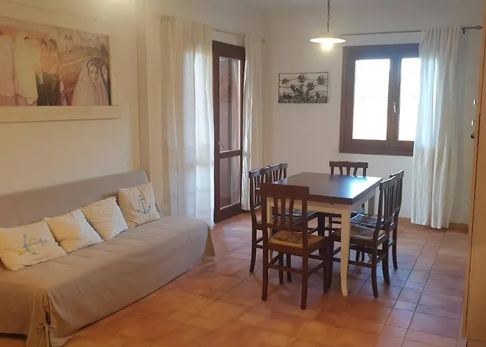 Capo Figari 15, Spazioso Nel Centro Di Con Terrazza, Wi-fi, Parcheggio Gratuito Апартаменты Гольфо-Аранчи