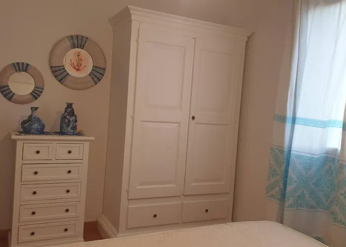 Capo Figari 15, Spazioso Nel Centro Di Con Terrazza, Wi-fi, Parcheggio Gratuito *