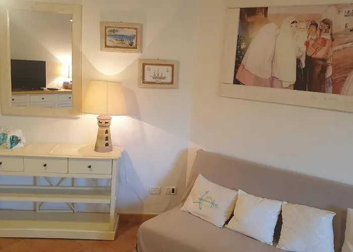 Capo Figari 15, Spazioso Nel Centro Di Con Terrazza, Wi-fi, Parcheggio Gratuito *